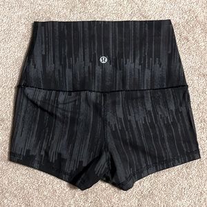 Lulu spandex. Size 0. Tag is ripped off. Very cute design.